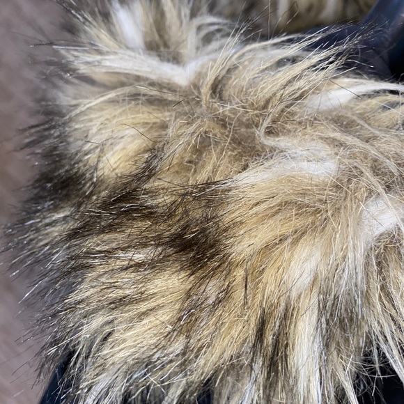 Aritzia parka (community winter coat) - Picture 4 of 13